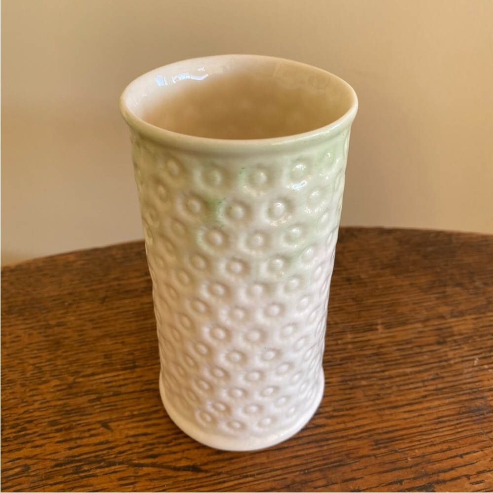 Vintage Belleck Vase from Ireland - Picture 4 of 4